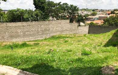 Imagem: O terreno possui 380m² de Área e está localizado em Loteamento