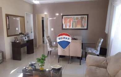 Imagem: A casa possui 2 Dormitórios, 2 Banheiros, 2 Vagas na garagem