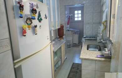 Imagem: A casa possui 3 Dormitórios, 2 Banheiros, 1 Vaga na garagem