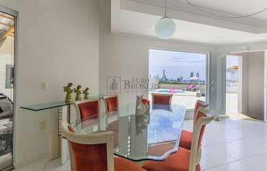 Imagem 3: Casa com vista panorâmica em Balneário Camboriú