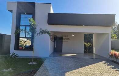 Imagem: A casa em condomínio possui 3 Dormitórios, 2 Banheiros, 4