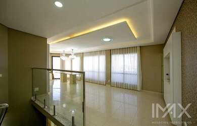 Imagem: O apartamento possui 5 Dormitórios, 5 Banheiros, 2 Vagas na