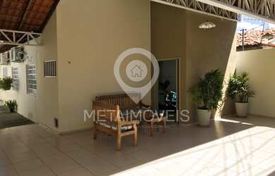 Imagem: A casa possui 4 Dormitórios, 5 Banheiros, 5 Vagas na garagem