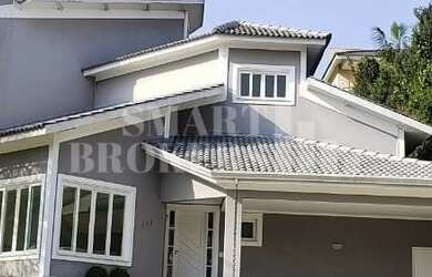 Imagem: A casa possui 4 Dormitórios, 4 Banheiros, 4 Vagas na garagem