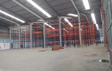 Imagem 7: Galpão 3900 metros galpão mais 600 metros escritório com porta pallets