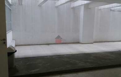 Imagem: O depósito possui 1 Vaga na garagem, 337m² de Área e está