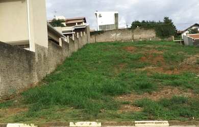 Imagem: O terreno possui 400m² de Área e está localizado em Parque