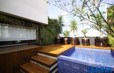 Imagem: O apartamento na cobertura possui 3 Dormitórios, 5 Banheiros