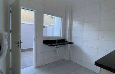 Imagem: A casa possui 2 Dormitórios, 1 Banheiro, 1 Vaga na garagem