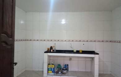 Imagem: A casa possui 2 Dormitórios, 2 Banheiros e 1 Vaga na garagem