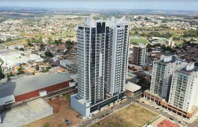 Imagem: O apartamento possui 4 Dormitórios, 1 Banheiro, 3 Vagas na