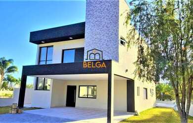 Imagem: A casa em condomínio possui 4 Dormitórios, 5 Banheiros, 2