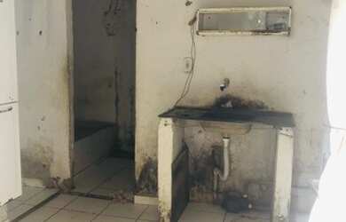 Imagem: A casa possui 1 Dormitório, 1 Banheiro e está localizado