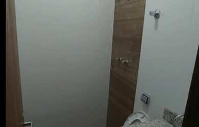 Imagem: A casa possui 3 Dormitórios, 2 Banheiros, 3 Vagas na garagem