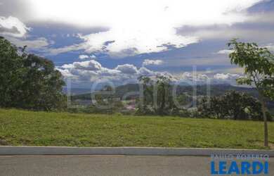 Imagem: O terreno possui 925m² de Área e está localizado em Paiol