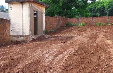 Imagem: O terreno possui 330.000m² de Área e está localizado em