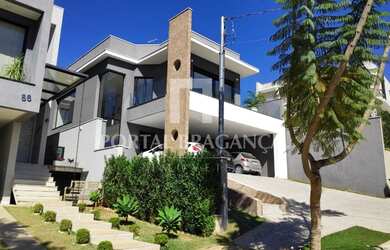 Imagem: A casa à venda possui 3 Dormitórios, 4 Banheiros, 2 Vagas