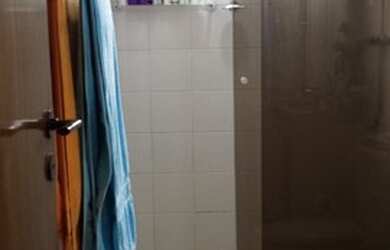 Imagem: O apartamento possui 3 Dormitórios, 1 Banheiro, 2 Vagas na