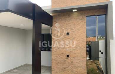 Imagem: A casa possui 3 Dormitórios, 1 Banheiro, 1 Vaga na garagem