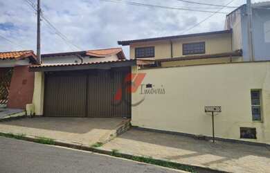 Imagem: A casa possui 4 Dormitórios, 3 Banheiros, 3 Vagas na garagem