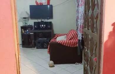 Imagem: A casa possui 1 Dormitório, 1 Banheiro e está localizado