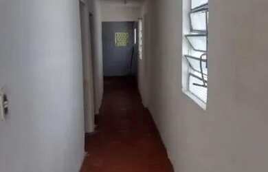 Imagem: A casa possui 2 Dormitórios, 1 Banheiro e está localizado