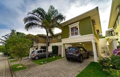 Imagem: A casa em condomínio possui 3 Dormitórios, 4 Banheiros, 5