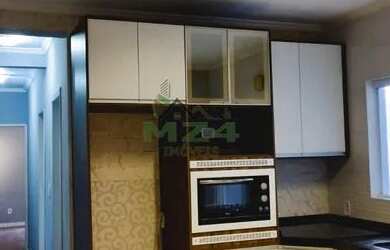 Imagem: A casa possui 2 Dormitórios, 1 Banheiro, 2 Vagas na garagem