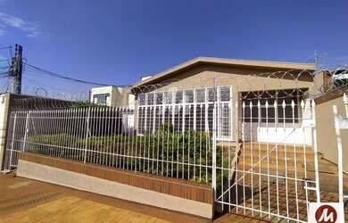 Imagem: O depósito possui 2 Vagas na garagem, 220m² de Área e está