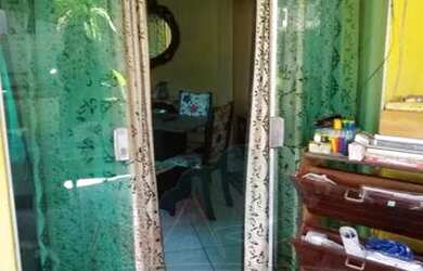 Imagem: A casa possui 2 Dormitórios, 2 Banheiros, 1 Vaga na garagem