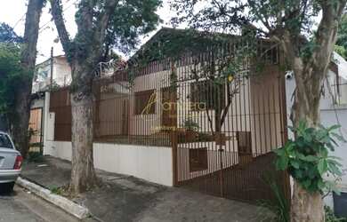 Imagem: A casa possui 2 Dormitórios, 2 Banheiros, 4 Vagas na garagem