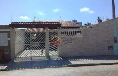 Imagem: A casa possui 3 Dormitórios, 4 Banheiros, 180m² de Área e