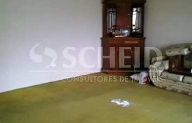 Imagem: A casa possui 4 Dormitórios, 1 Banheiro, 4 Vagas na garagem