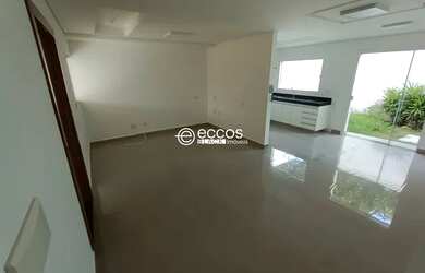 Imagem: A casa em condomínio possui 3 Dormitórios, 2 Banheiros, 2