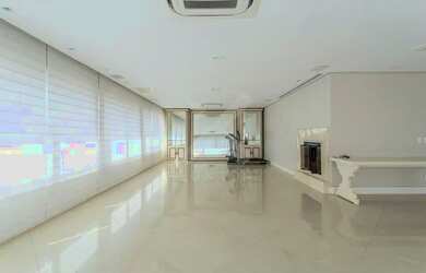 Imagem: O apartamento possui 4 Dormitórios, 5 Banheiros, 4 Vagas na