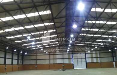 Imagem: O depósito possui 5 Vagas na garagem, 3.858m² de Área e