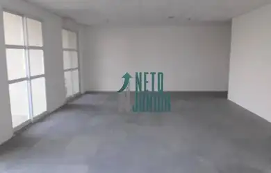 Imagem: O depósito possui 2 Vagas na garagem, 76m² de Área e está