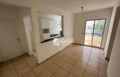 Imagem: O apartamento possui 3 Dormitórios, 1 Banheiro, 1 Vaga na garagem