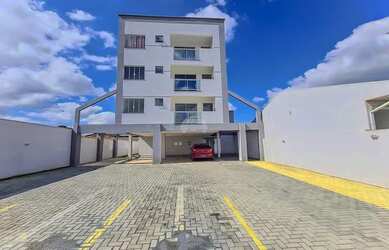 Imagem: O apartamento possui 3 Dormitórios, 1 Banheiro, 2 Vagas na