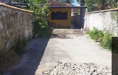 Imagem: A casa possui 2 Dormitórios, 1 Banheiro, 5 Vagas na garagem