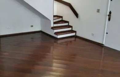 Imagem: A casa possui 3 Dormitórios, 3 Banheiros, 2 Vagas na garagem