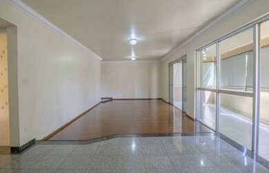 Imagem: O apartamento possui 4 Dormitórios, 3 Banheiros, 2 Vagas na