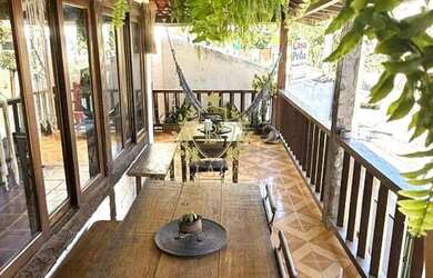 Imagem: A casa possui 5 Dormitórios, 5 Banheiros, 1 Vaga na garagem