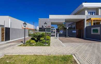 Imagem: A casa em condomínio possui 4 Dormitórios, 5 Banheiros, 2