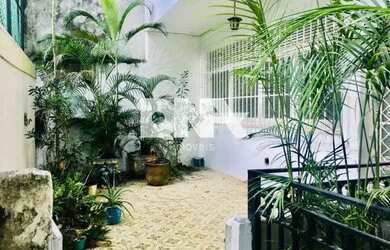 Imagem 1: Casa em Condomínio - Triplex / Residencial / Jardim Botânico