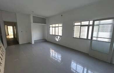 Imagem: A casa possui 5 Dormitórios, 2 Banheiros, 80m² de Área e