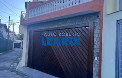 Imagem: A casa possui 2 Dormitórios, 2 Banheiros, 2 Vagas na garagem