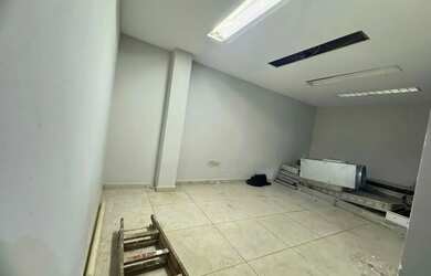 Imagem 12: Galpão com 12 salas e vestiario- 420m2 Bonsucesso