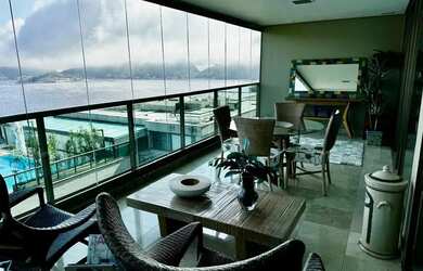 Imagem: O apartamento possui 5 Dormitórios, 5 Banheiros, 3 Vagas na