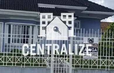 Imagem: A casa possui 4 Dormitórios, 2 Banheiros, 2 Vagas na garagem